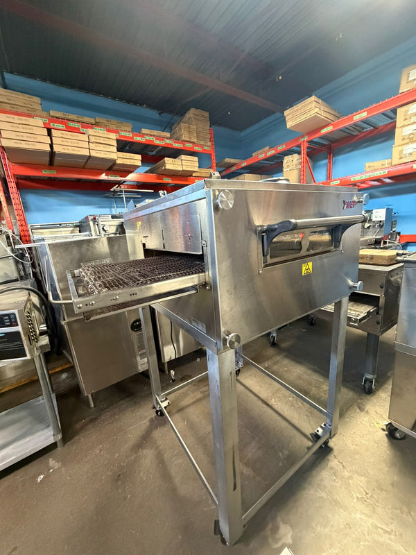 2025 XLT 2336 Natural Gas Single Stack Pizza Conveyor Oven - 23" Wide Conveyor, 36" Long Cooking Chamber