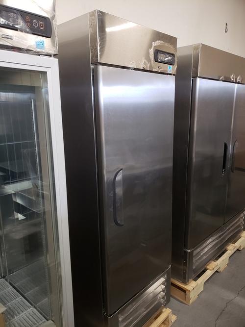 Windchill Pro MLR23-S Stainless Steel Single Solid Door 27" Wide Reach-in Refrigerator