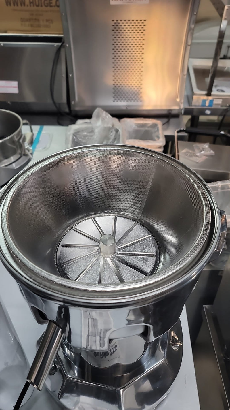 Extractor Ruby 2000 RUBY 2000 Commercial Juice Extractor – Maple Leaf Restaurant Equipment